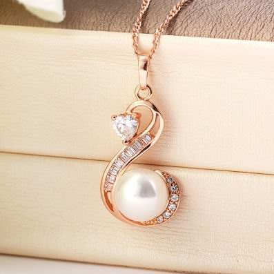 10MM WHITE PEARL CZ SWIRL PENDANT+FREE CHAIN
